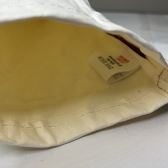 NWT Trader Joe’s washable paper wine bag. Full length 15” with handle. 6.5” wide - Picture 4 of 4